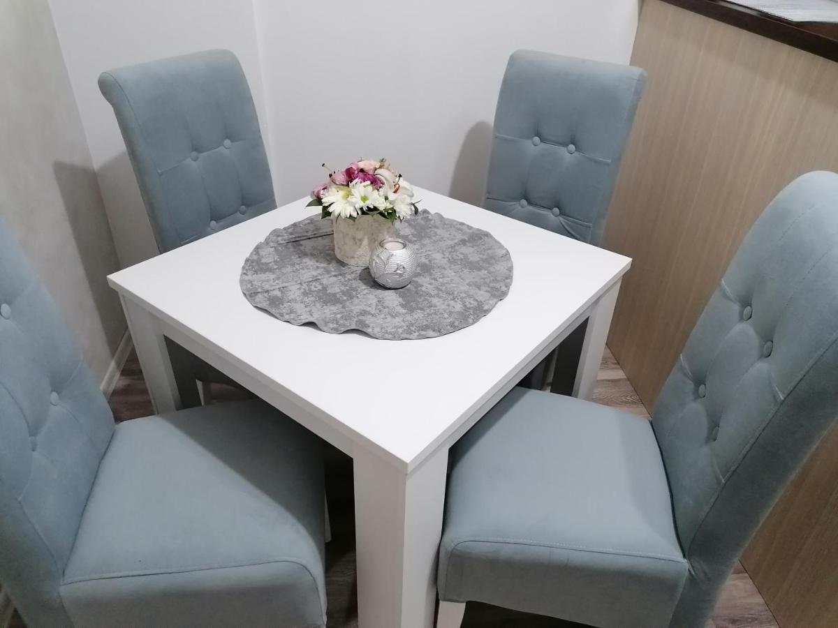 Vemiur Apartment Cacak Luaran gambar