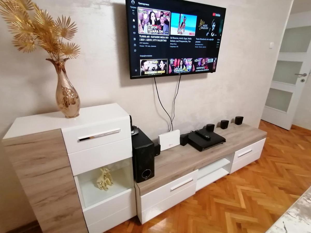 Vemiur Apartment Cacak Luaran gambar