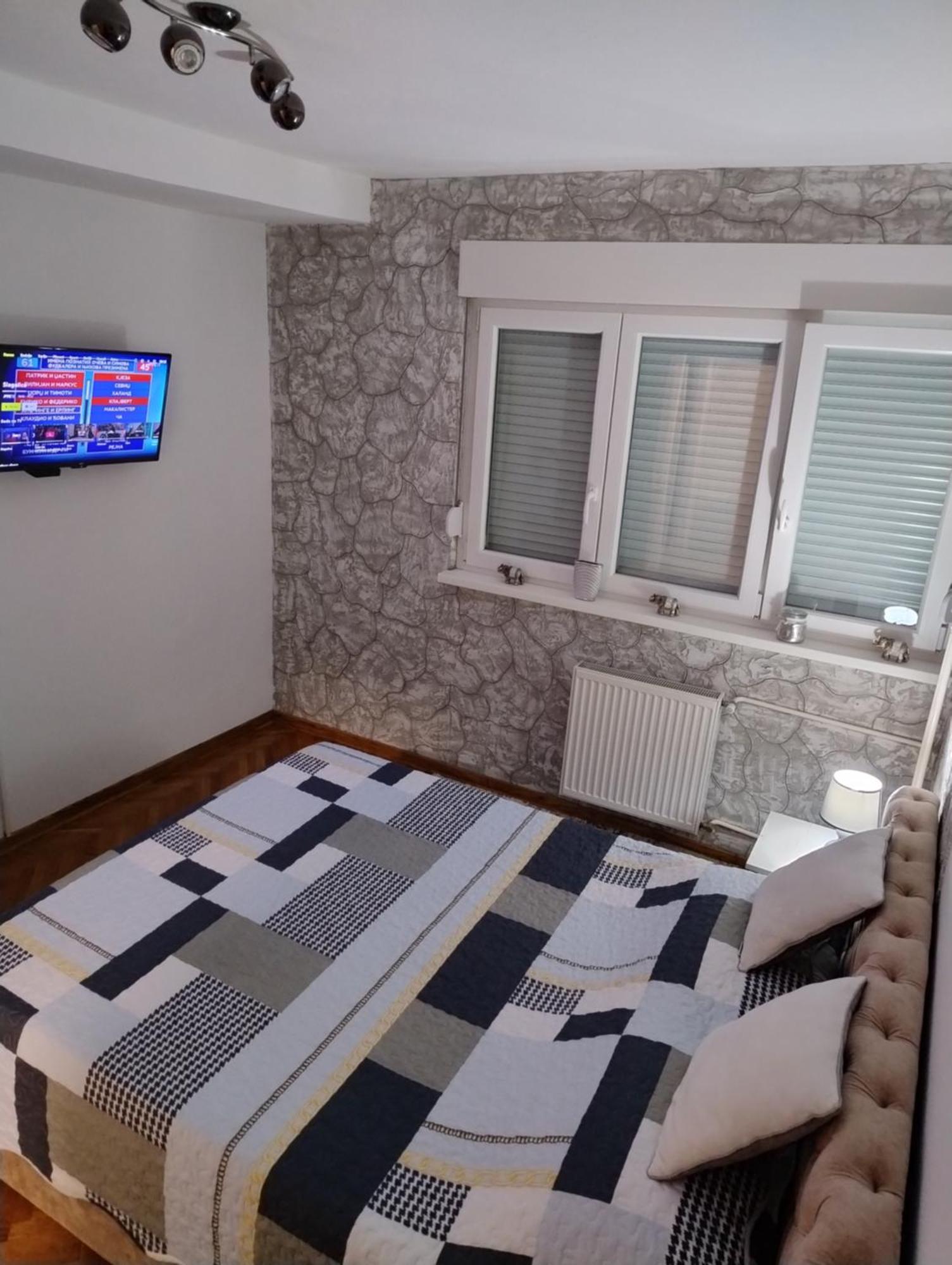 Vemiur Apartment Cacak Luaran gambar