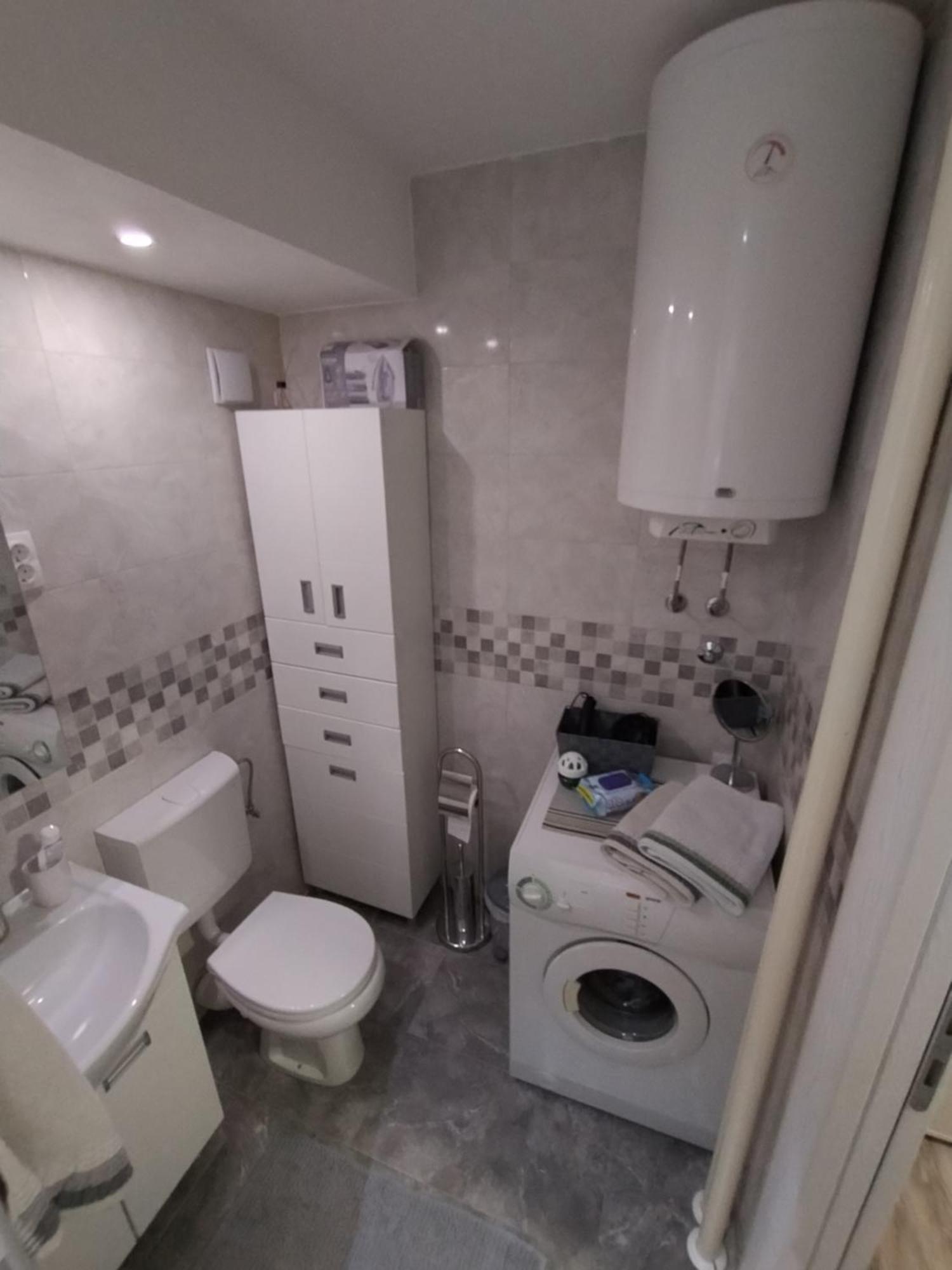 Vemiur Apartment Cacak Luaran gambar