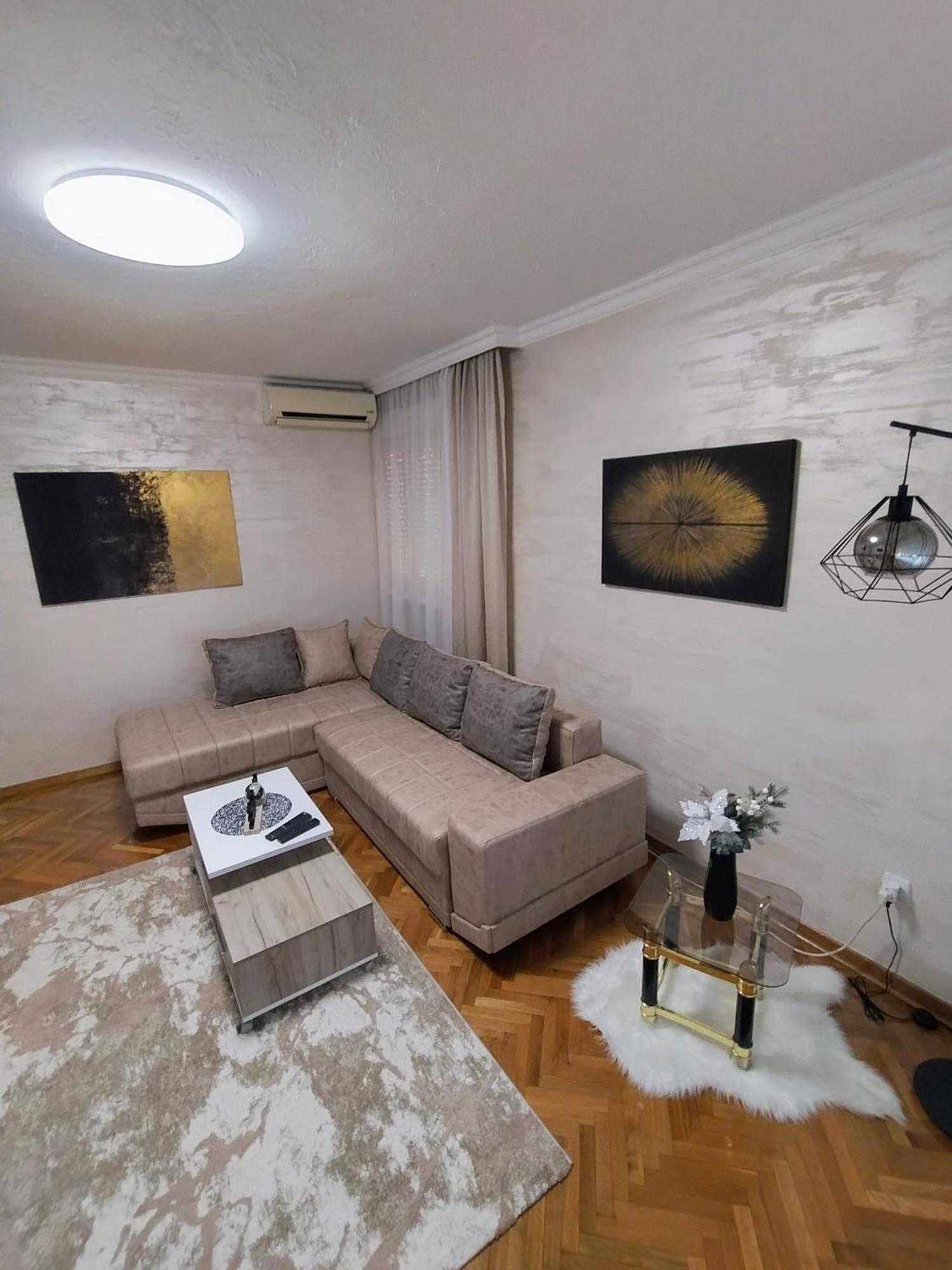 Vemiur Apartment Cacak Luaran gambar